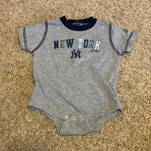 New York Yankees Bodysuit (Size 3-6 Months)